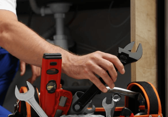 Certified Samsung Appliances Repairing experts at work